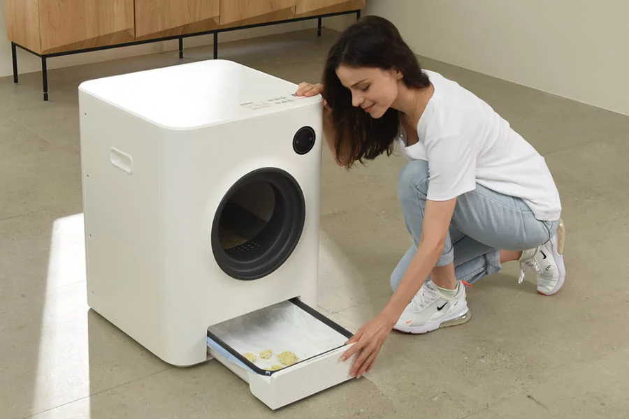 cat litter box that cleans itself